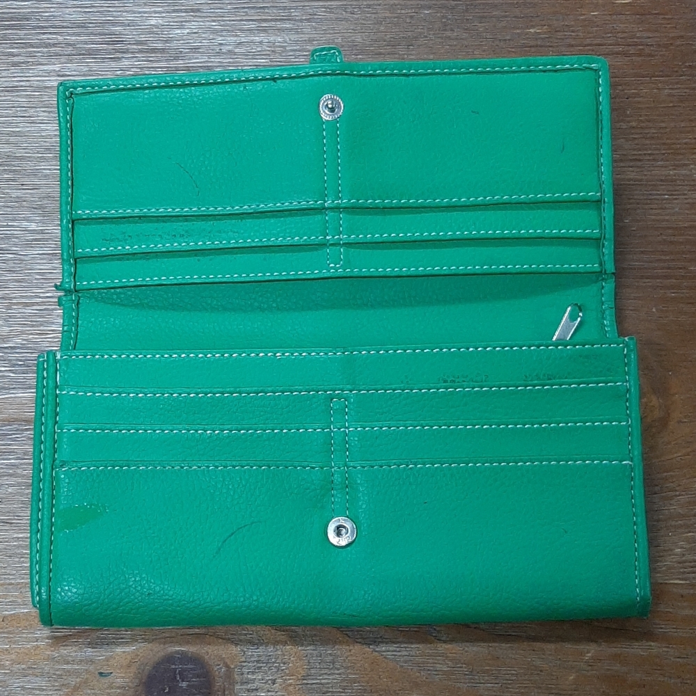 Green Leather Women's Wallet - Picture 3 of 6